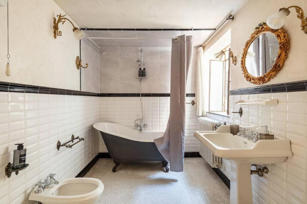 Central Elegant Apartment - Liberty House Bologna Ngoại thất bức ảnh